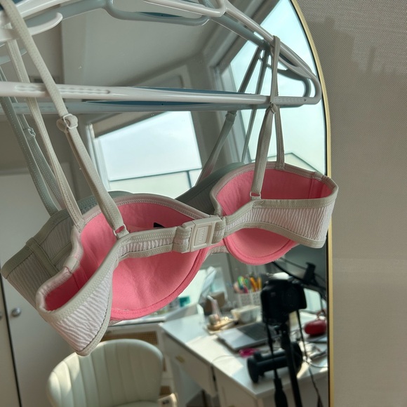 Triangl swim top! 🥥 - Picture 3 of 7